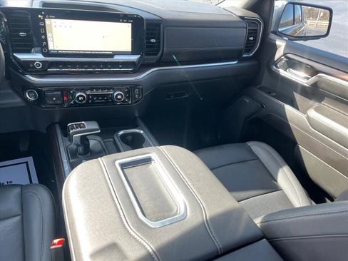 Used 2022 GMC Sierra 1500 SLT w/ SLT Premium Plus Package image 8