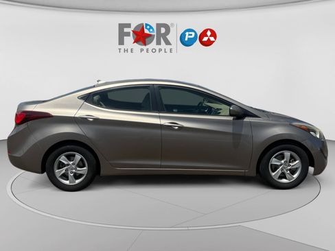 Used 2015 Hyundai Elantra SE FWD image 6