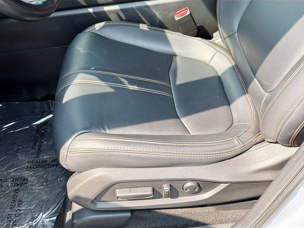 Used 2025 Honda Pilot TrailSport image 25