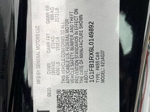 Used 2020 Chevrolet Camaro LT RWD image 32