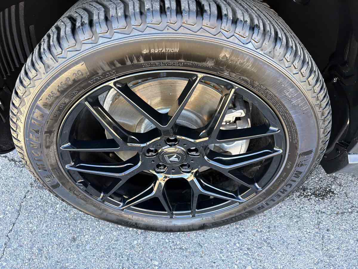 Used 2021 Mercedes-Benz GLS 450 4MATIC image 25