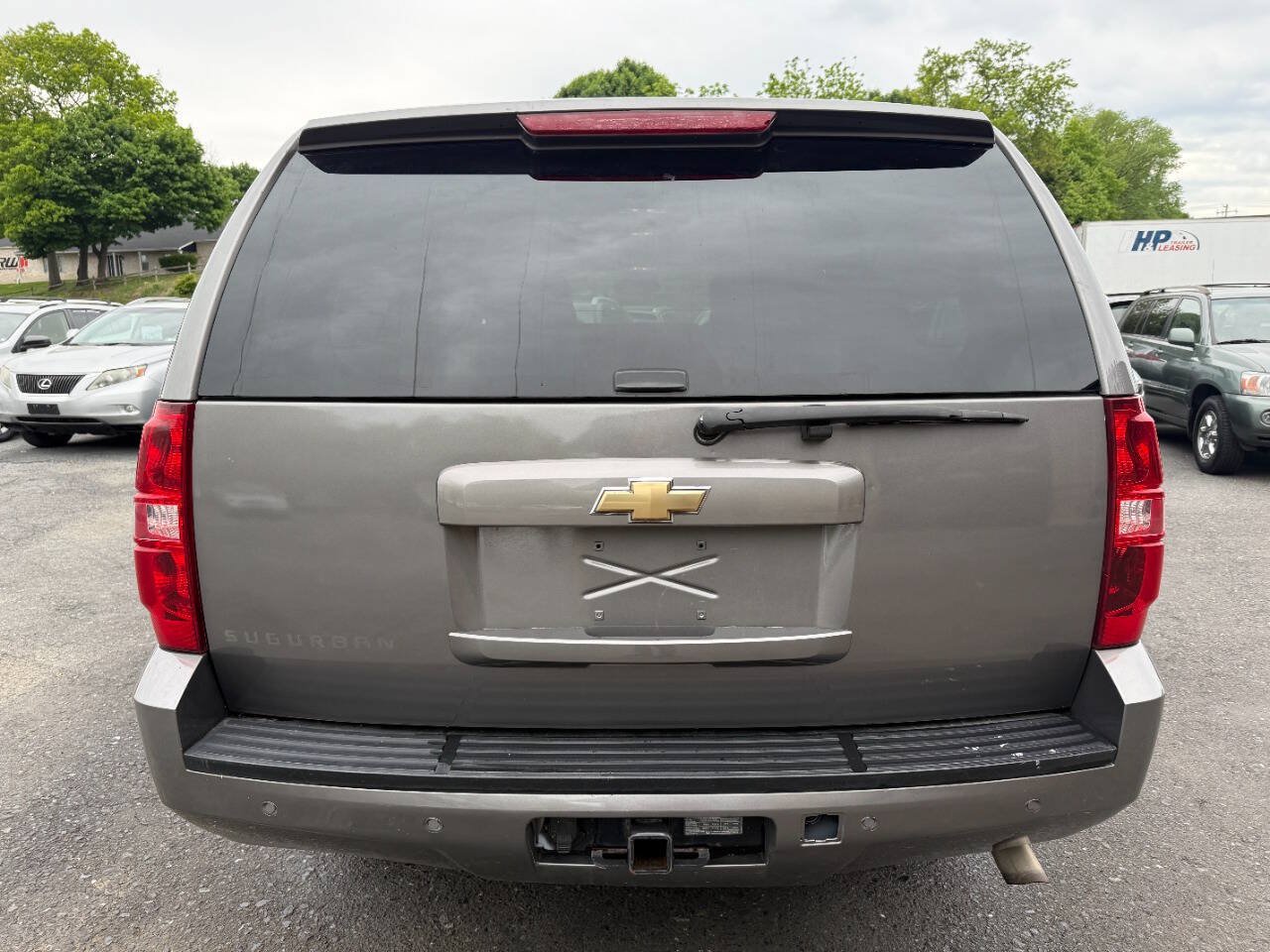 Used 2007 Chevrolet Suburban 2500 LT w/ LT Preferred Equipment Group AWD/4WD image 6