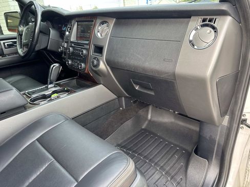 Used 2015 Ford Expedition EL Platinum image 11