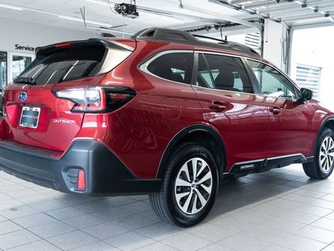 Used 2022 Subaru Outback Premium image 6