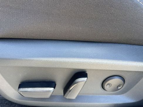 Used 2025 Nissan Rogue SV FWD image 24