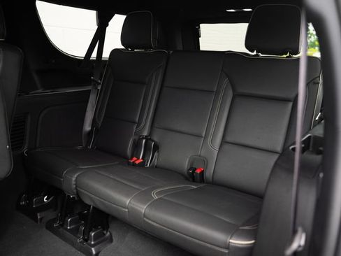 Used 2023 GMC Yukon XL SLT w/ SLT Premium Package AWD/4WD image 19