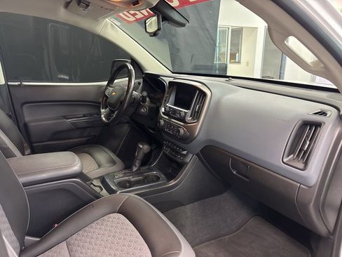 Used 2020 Chevrolet Colorado Z71 AWD/4WD image 11