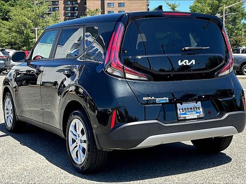Used 2025 Kia Soul LX FWD image 12