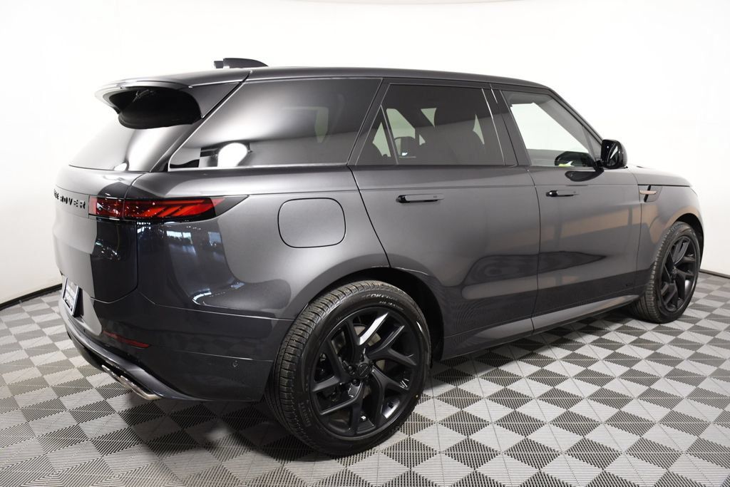 New 2026 Land Rover Range Rover Sport Dynamic SE AWD/4WD image 7
