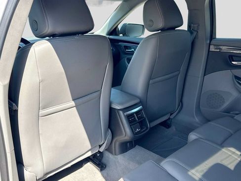 Used 2019 Chevrolet Impala LT w/ Sunroof and Spoiler Package FWD image 17
