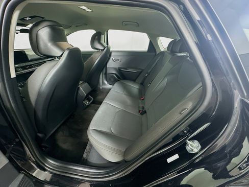 Used 2025 Kia K4 LXS image 28