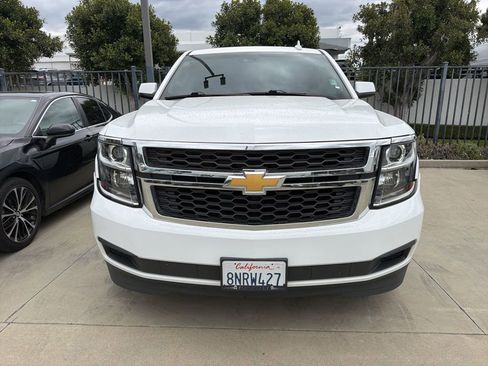 Used 2020 Chevrolet Suburban LT RWD image 2