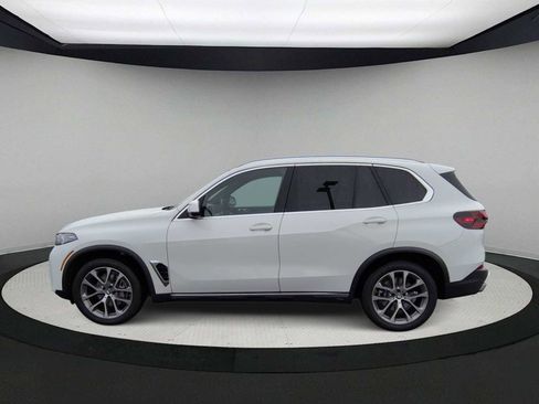 Certified 2024 BMW X5 xDrive40i w/ Premium Package image 5