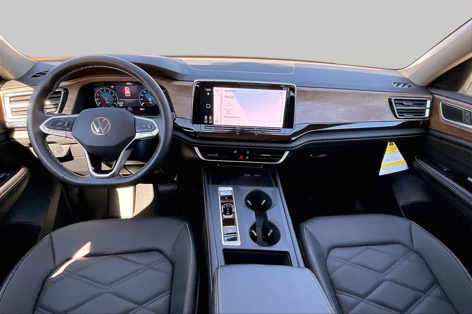 Used 2026 Volkswagen Atlas SE FWD image 15