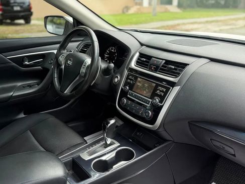 Used 2018 Nissan Altima 2.5 SR FWD image 15