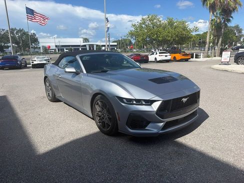 Used 2025 Ford Mustang Premium RWD image 3