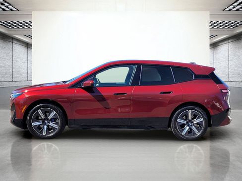 Used 2024 BMW iX xDrive50 w/ Sport Package AWD/4WD image 10