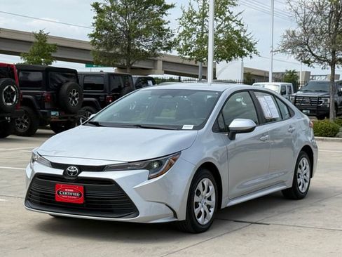 Used 2026 Toyota Corolla LE image 7