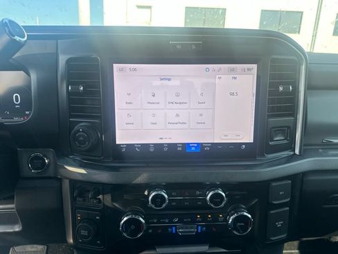 Used 2025 Ford F250 Platinum AWD/4WD image 13