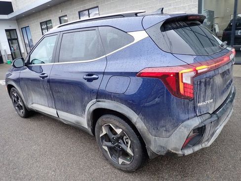 Certified 2024 Kia Seltos EX image 2