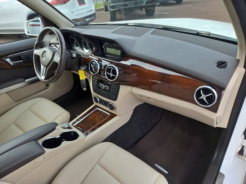 Used 2015 Mercedes-Benz GLK 350 4MATIC image 16