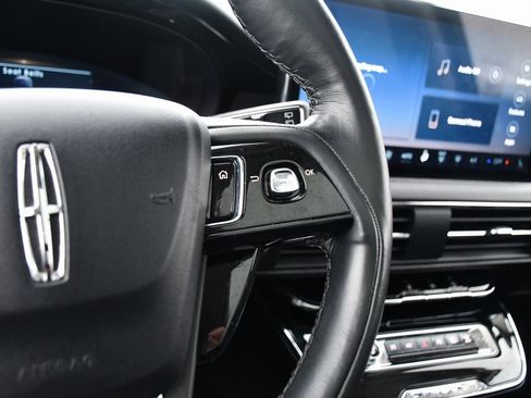 Used 2023 Lincoln Corsair Reserve w/ Equipment Group 201A image 34