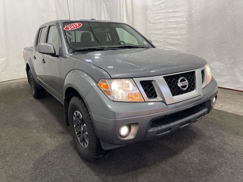 Used 2019 Nissan Frontier PRO-4X image 12