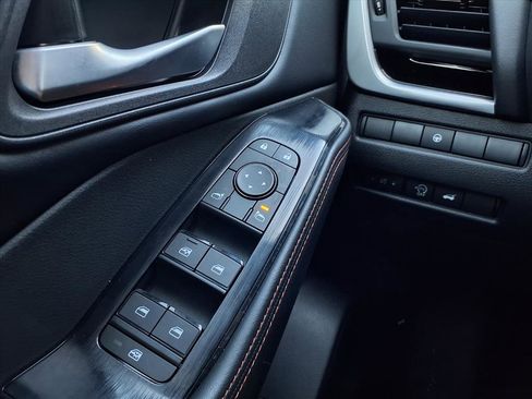 Certified 2025 Nissan Rogue SV image 23