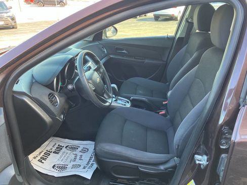 Used 2015 Chevrolet Cruze LT image 10