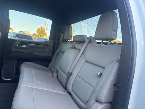 Used 2023 GMC Sierra 1500 SLT w/ SLT Premium Package image 32