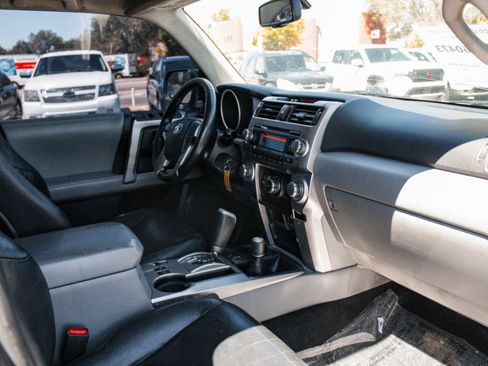 Used 2011 Toyota 4Runner SR5 w/ Premium Pkg w/Leather AWD/4WD image 28
