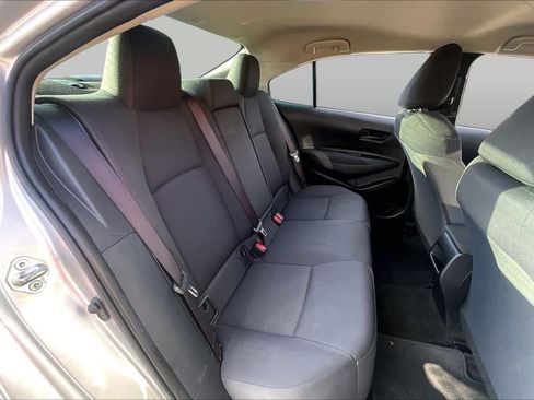 Used 2022 Toyota Corolla LE FWD image 31