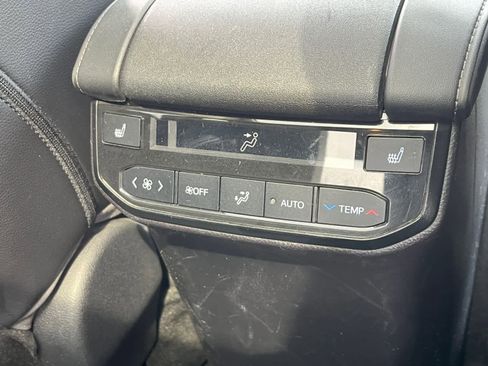 Used 2021 Toyota Highlander Platinum AWD/4WD image 45