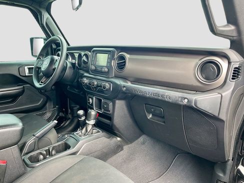 Used 2018 Jeep Wrangler Unlimited Sport image 25