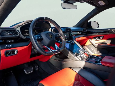 Used 2022 Lamborghini Urus AWD/4WD image 16