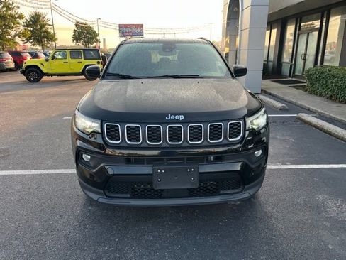 Used 2024 Jeep Compass Latitude AWD/4WD image 36