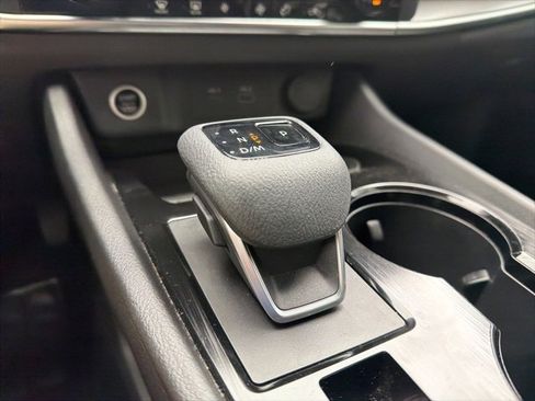 Used 2023 Nissan Rogue SV image 17