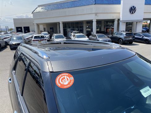 Used 2019 Ford Explorer Limited w/ Ford Safe & Smart Package AWD/4WD image 10