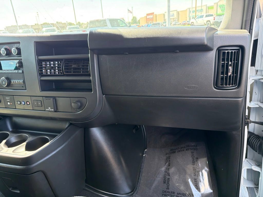 Used 2025 Chevrolet Express 3500 LT w/ LT Preferred Equipment Group RWD image 21