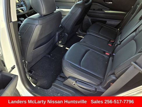 Used 2022 Nissan Pathfinder SL FWD image 14