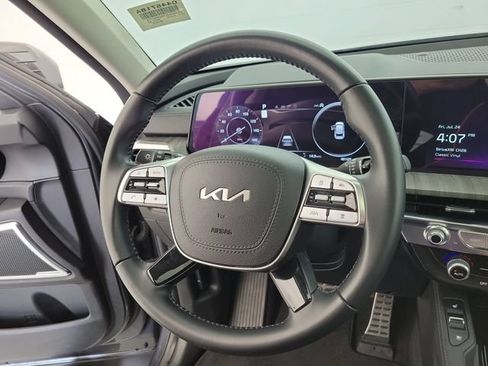 Used 2024 Kia Telluride SX FWD image 24