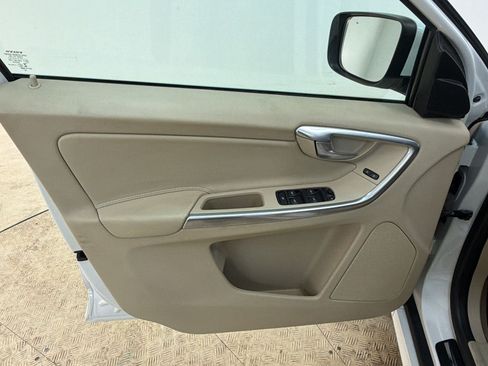 Used 2015 Volvo XC60 T5 Premier w/ Protection Package FWD image 13