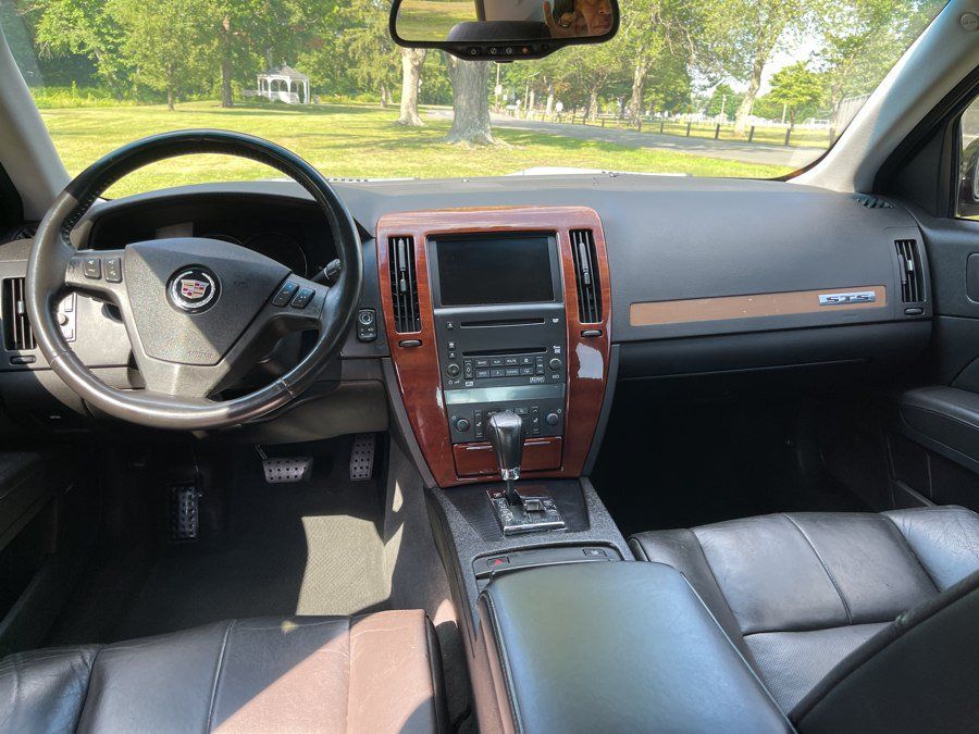 Used 2006 Cadillac STS V8 w/ Preferred Equipment Group RWD image 32