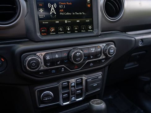 Used 2023 Jeep Wrangler Unlimited w/ Sun & Screen Package AWD/4WD image 26