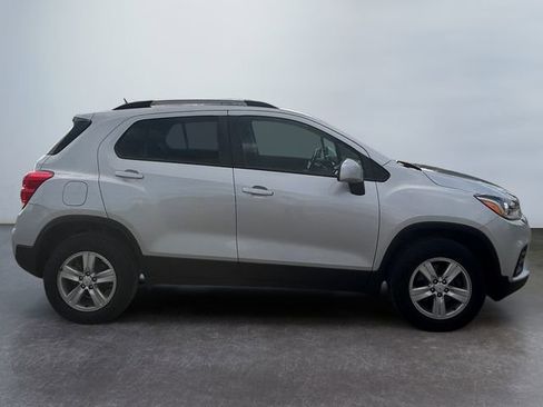 Used 2022 Chevrolet Trax LT w/ Driver Confidence Package AWD/4WD image 6