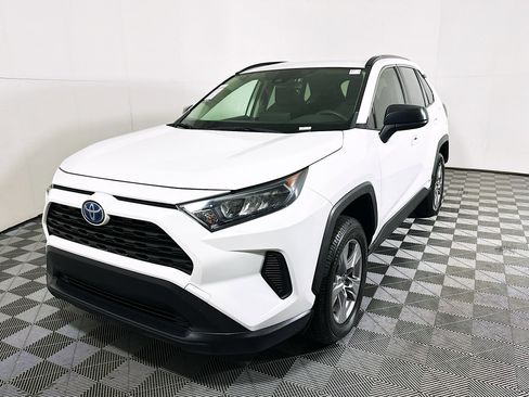 Used 2022 Toyota RAV4 LE AWD/4WD image 7