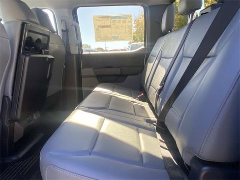 New 2026 Ford F550 4x4 Crew Cab image 7
