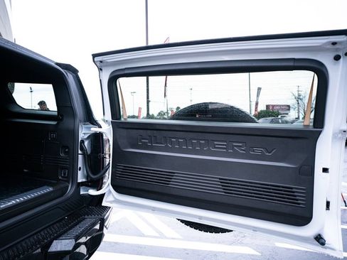 Used 2025 GMC Hummer EV 2X AWD/4WD image 45