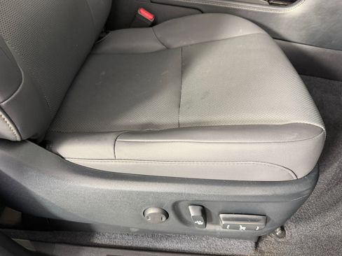 Used 2022 Lexus GX 460 Premium w/ Accessory Package image 29