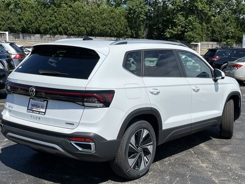 New 2026 Volkswagen Taos SE AWD/4WD image 8